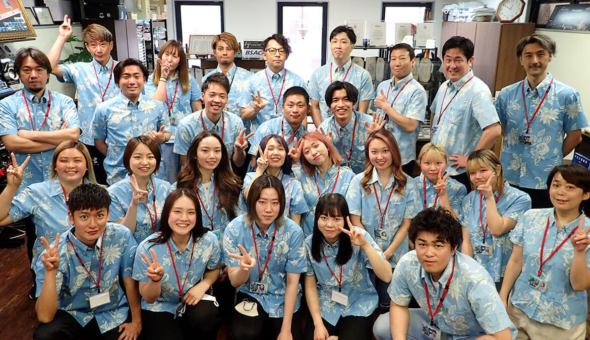 私達がご案内いたします!!